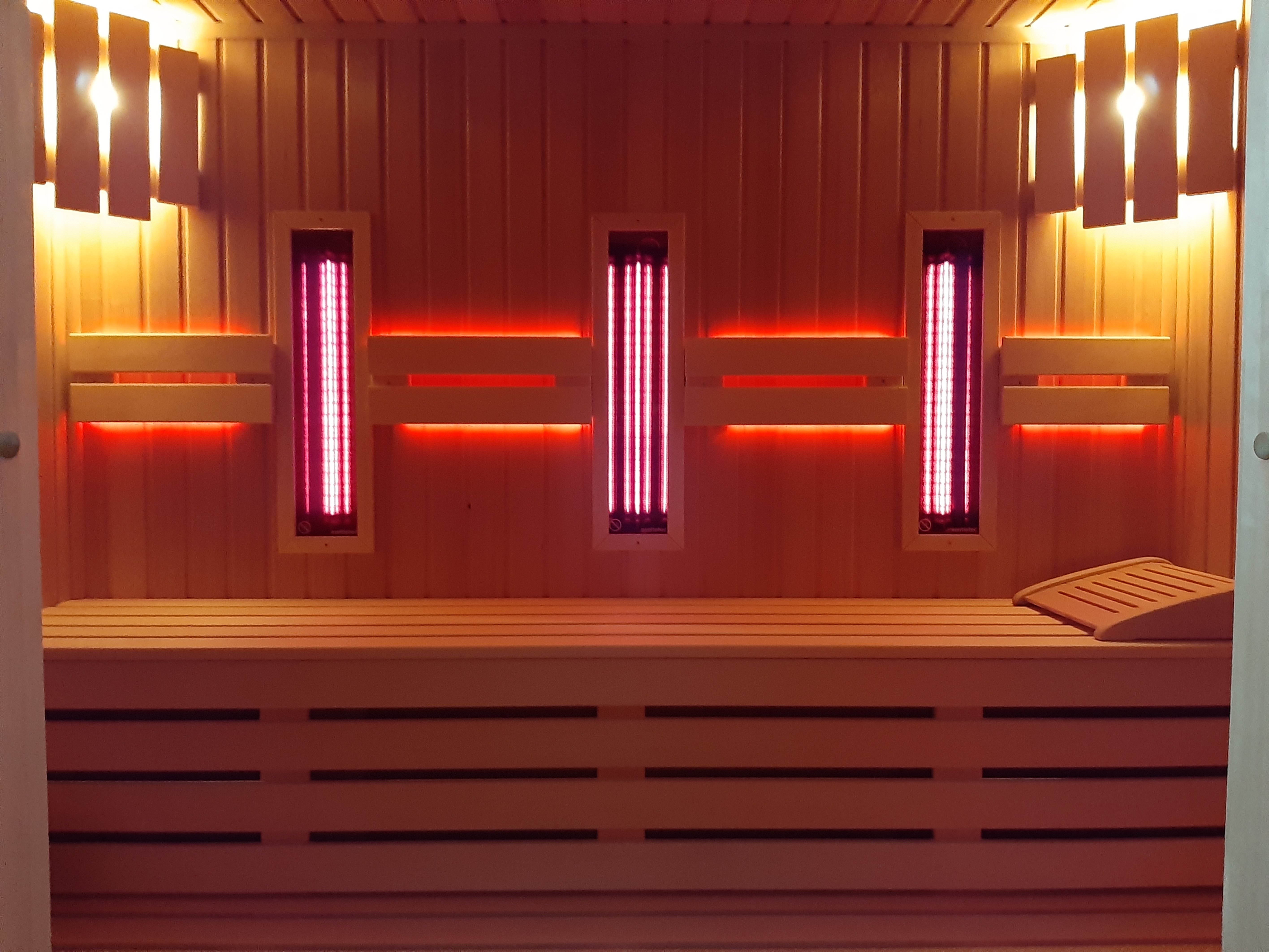Ciesząca oko, symetryczna, niebanalna – sauna idealna