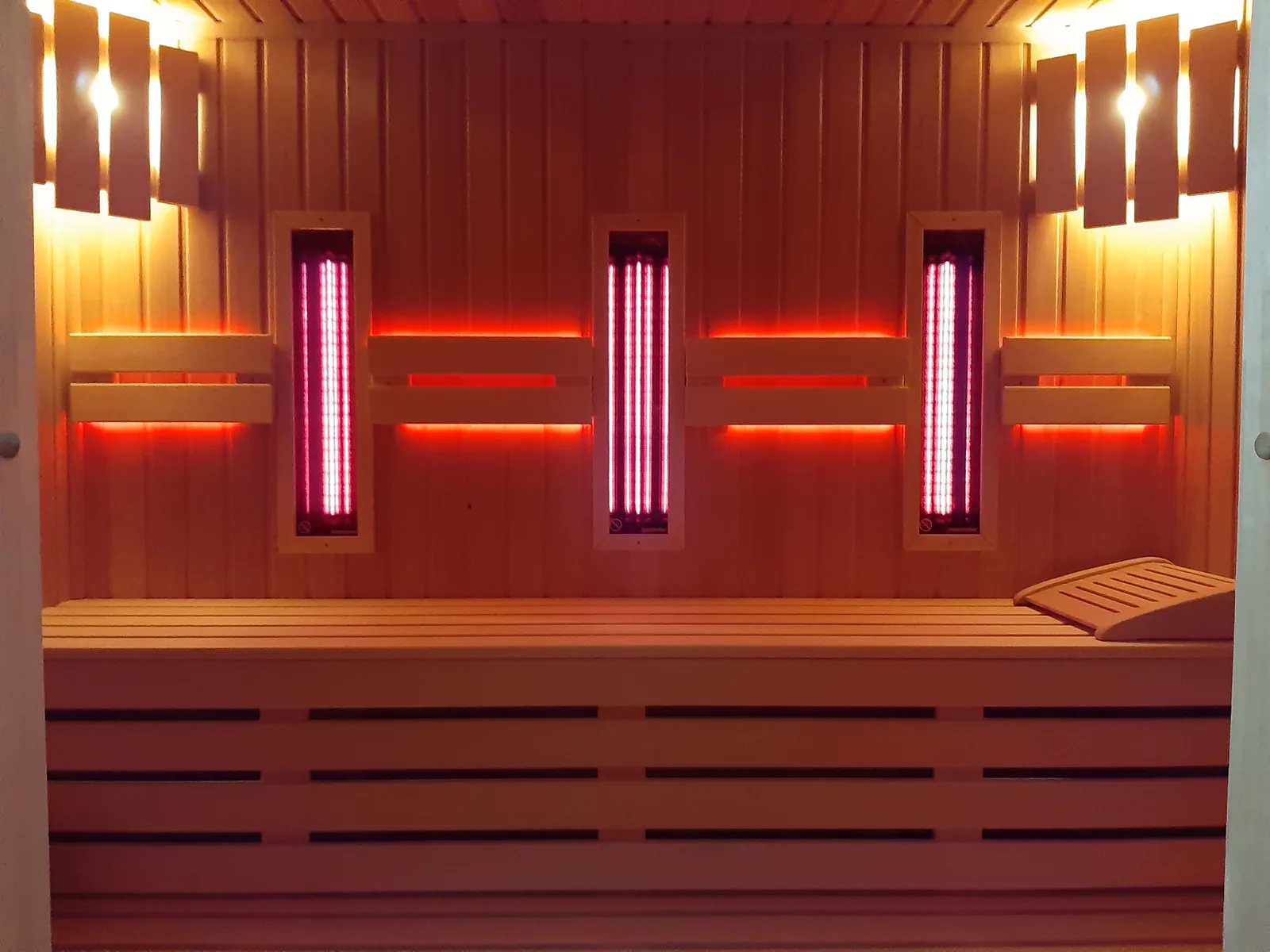 Ciesząca oko, symetryczna, niebanalna – sauna idealna